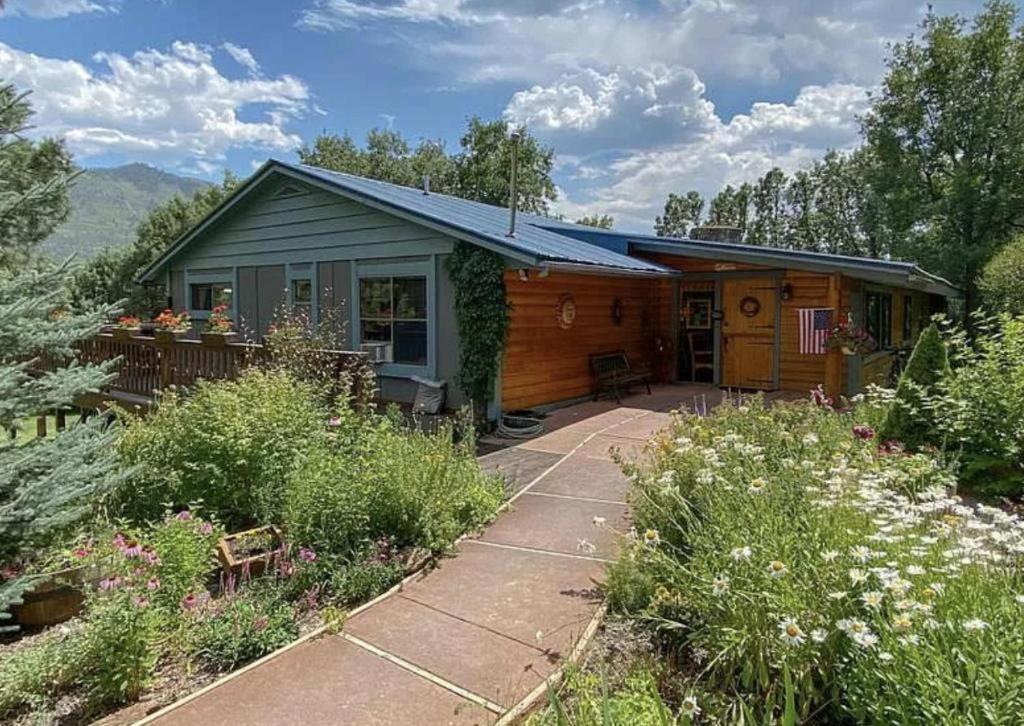 Country Sunshine Bed And Breakfast Hermosa Exterior photo